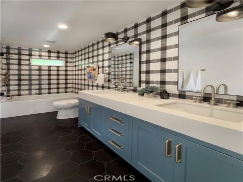 389 Mira Loma , Costa Mesa, CA