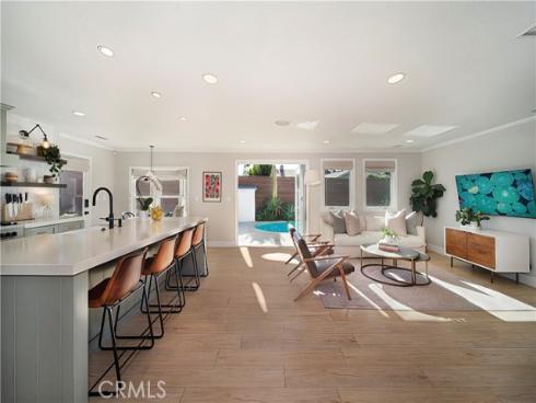 389 Mira Loma , Costa Mesa, CA