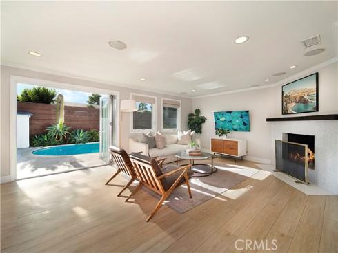 389 Mira Loma , Costa Mesa, CA