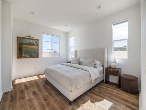 329  Ford  , Costa Mesa, CA