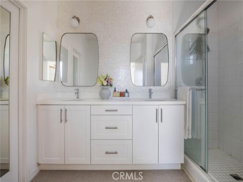 329  Ford  , Costa Mesa, CA