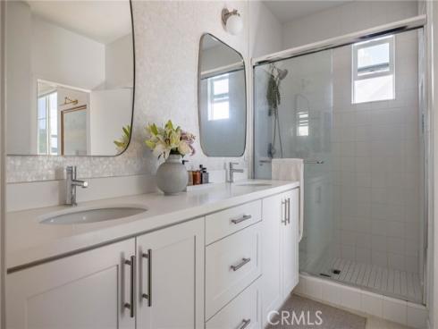 329  Ford  , Costa Mesa, CA