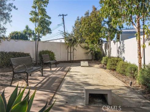 329  Ford  , Costa Mesa, CA