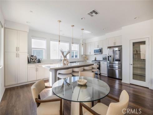 329  Ford  , Costa Mesa, CA