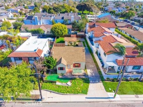 1586  Orange  , Costa Mesa, CA