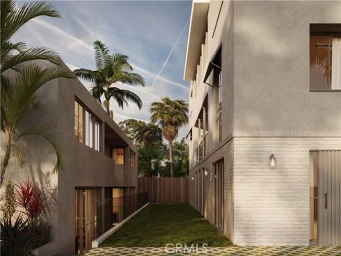 315  University   Drive, Costa Mesa, CA