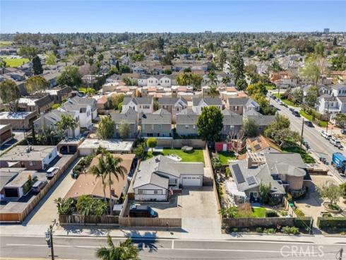 315  University   Drive, Costa Mesa, CA