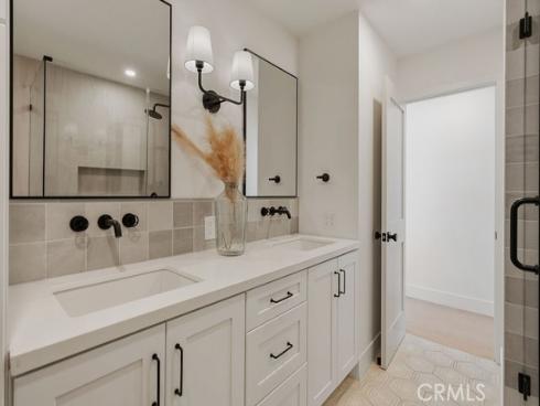 2820 Stromboli , Costa Mesa, CA