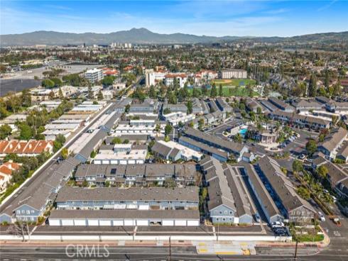 2404  Niagara  , Costa Mesa, CA