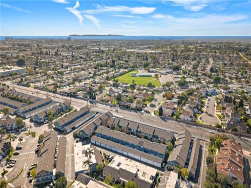 2404  Niagara  , Costa Mesa, CA
