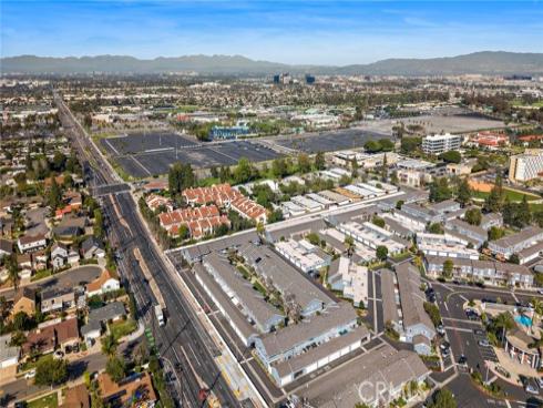 2404  Niagara  , Costa Mesa, CA