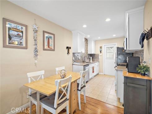 2404  Niagara  , Costa Mesa, CA