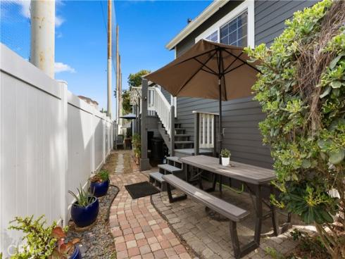 2330  Vanguard  L101  Way, Costa Mesa, CA