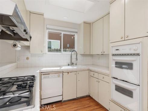 940  Cheyenne  , Costa Mesa, CA