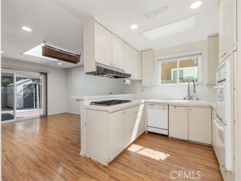 940  Cheyenne  , Costa Mesa, CA