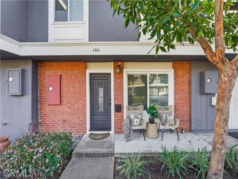 106  Lexington  , Costa Mesa, CA