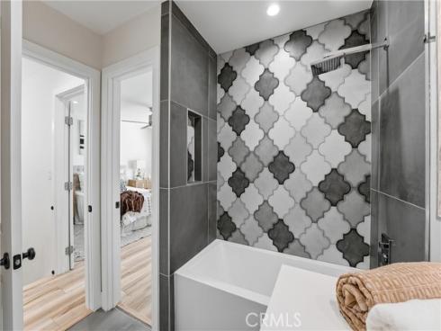 106  Lexington  , Costa Mesa, CA