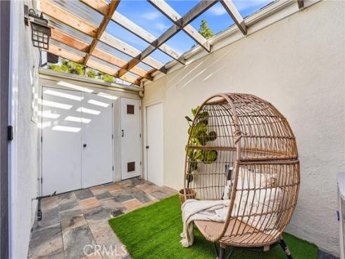 106  Lexington  , Costa Mesa, CA