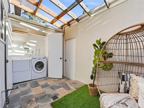 106  Lexington  , Costa Mesa, CA