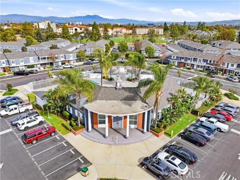 106  Lexington  , Costa Mesa, CA