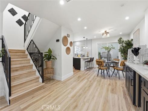 106  Lexington  , Costa Mesa, CA