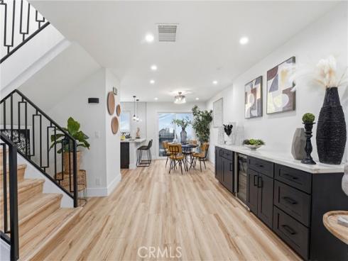 106  Lexington  , Costa Mesa, CA