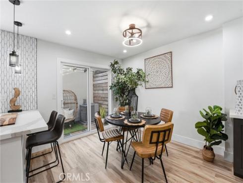 106  Lexington  , Costa Mesa, CA