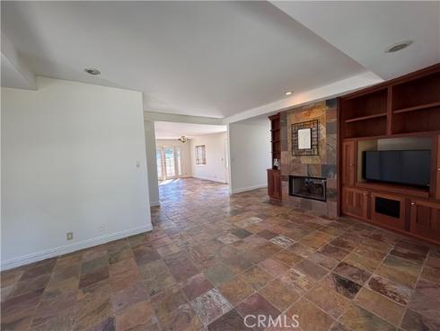 934  Governor  , Costa Mesa, CA