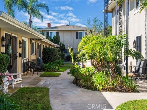 1741  Tustin  5C  Avenue, Costa Mesa, CA