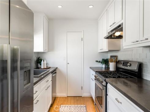 1741  Tustin  5C  Avenue, Costa Mesa, CA