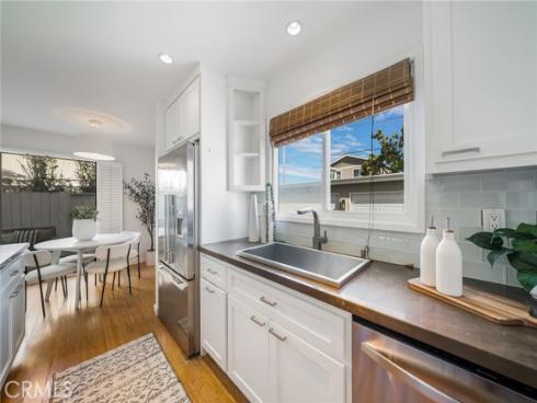 1741  Tustin  5C  Avenue, Costa Mesa, CA