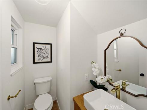 324  Sydney  , Costa Mesa, CA