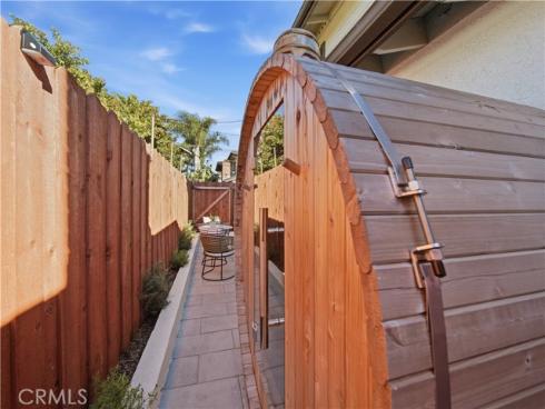 324  Sydney  , Costa Mesa, CA