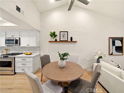 324  Sydney  , Costa Mesa, CA