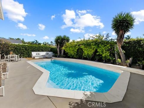 937 Carnation , Costa Mesa, CA