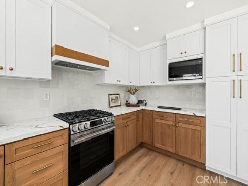 937 Carnation , Costa Mesa, CA