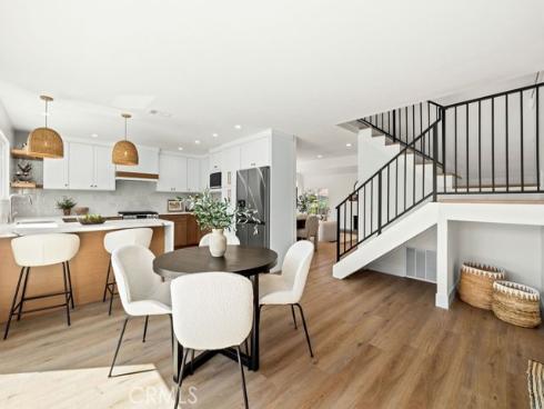 937 Carnation , Costa Mesa, CA