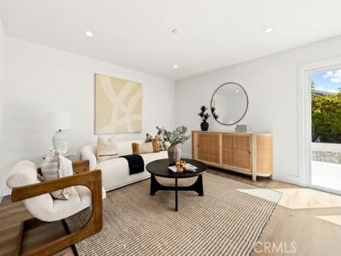 937 Carnation , Costa Mesa, CA