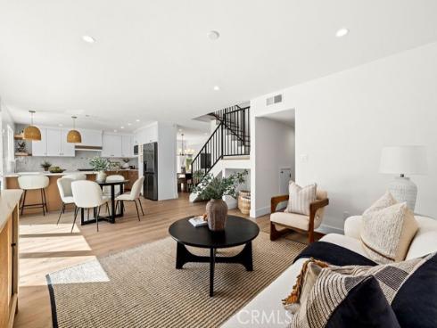 937 Carnation , Costa Mesa, CA