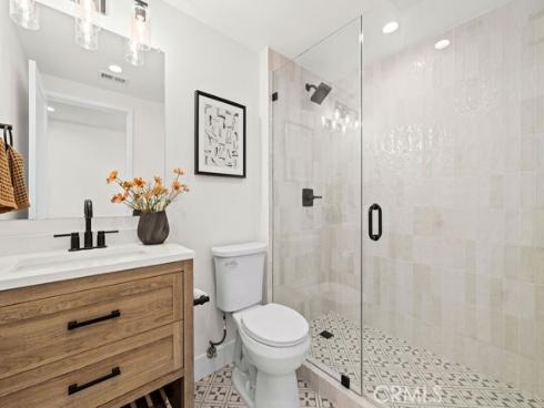 937 Carnation , Costa Mesa, CA