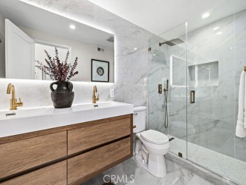 937 Carnation , Costa Mesa, CA