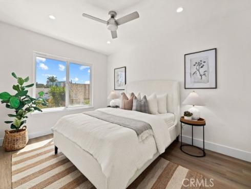 937 Carnation , Costa Mesa, CA