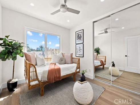 937 Carnation , Costa Mesa, CA