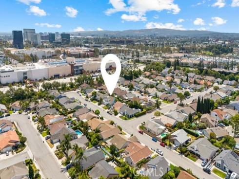 937 Carnation , Costa Mesa, CA