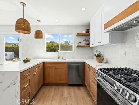 937 Carnation , Costa Mesa, CA