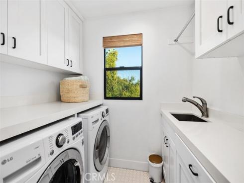 2076  Tablelands Way  , Costa Mesa, CA