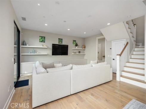 2076  Tablelands Way  , Costa Mesa, CA