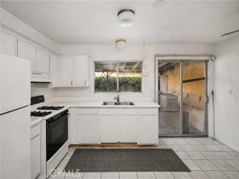 2171  Pomona  , Costa Mesa, CA