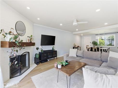 1741  Tustin Ave  3C , Costa Mesa, CA