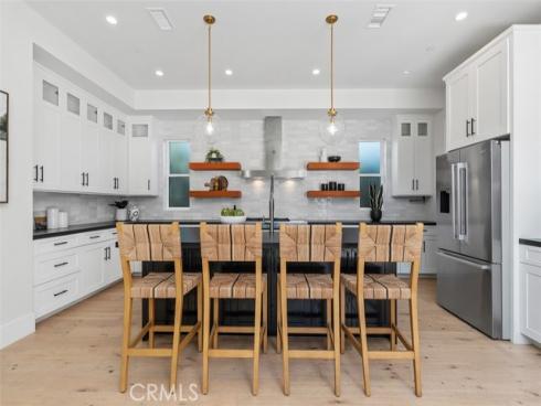 175  Costa Mesa  , Costa Mesa, CA